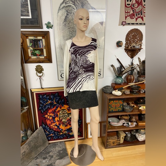 🐦⬛4/$20 🐦⬛ Pearl Embellished Soft Long Sleeved Top - Picture 4 of 6